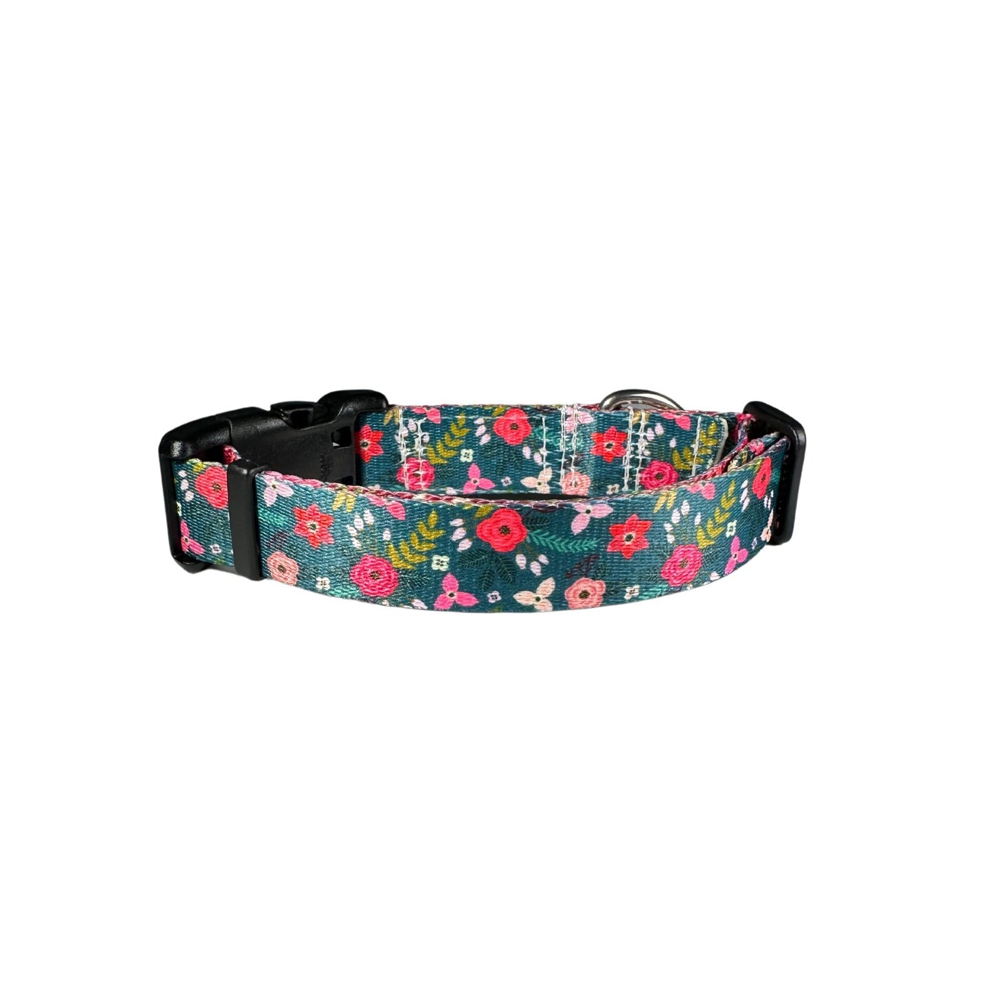 Pine Berry Water Resistant Dog Collar