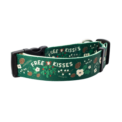 Under The Mistletoe Rust Proof Dog Collar (Evergreen)